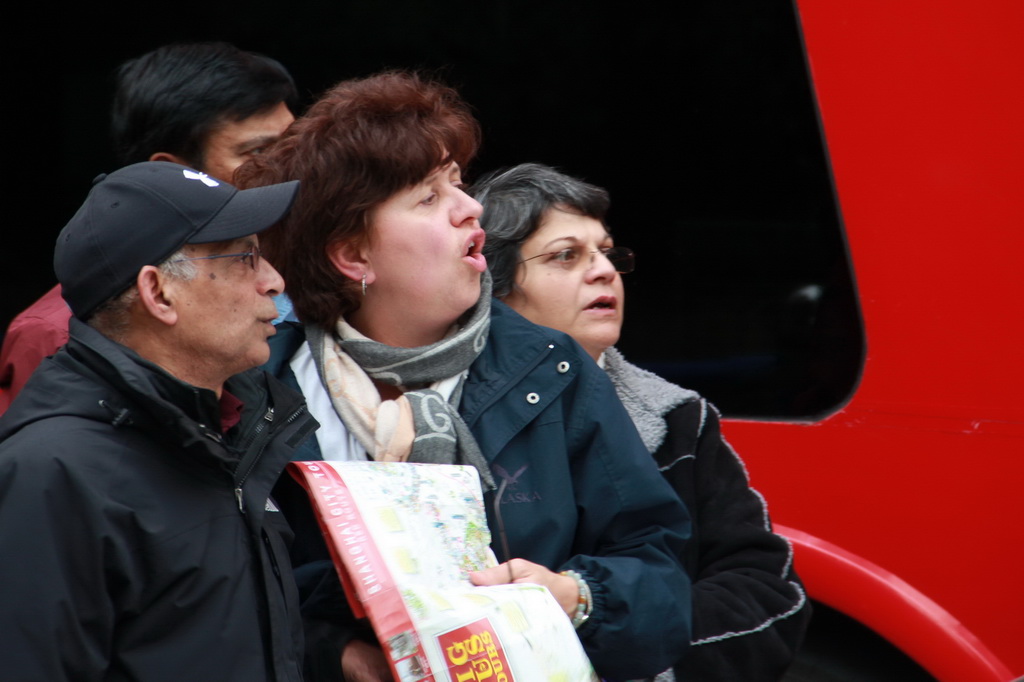 南京路上老外多 摄影 野山老牛