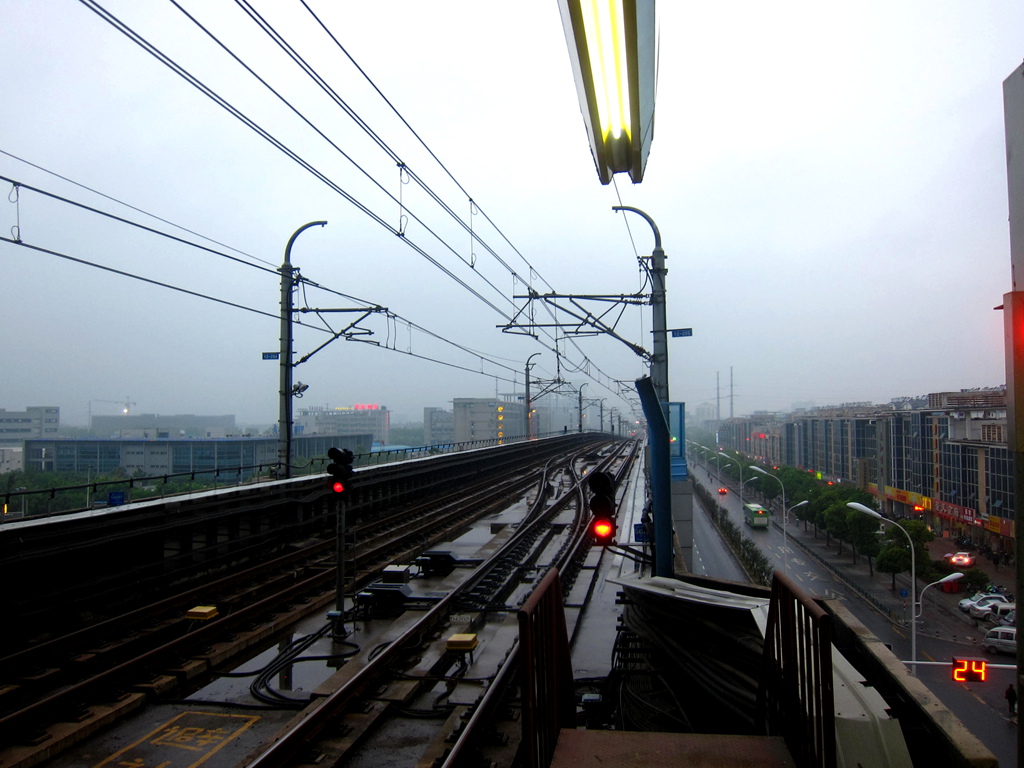 雨中的地铁 摄影 闲心雅兴