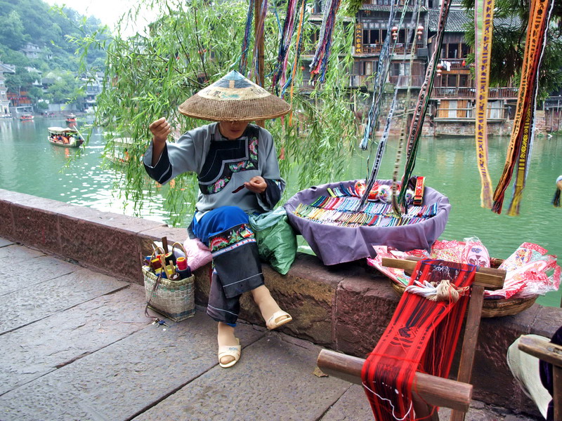 土家绣娘 摄影 紫金草