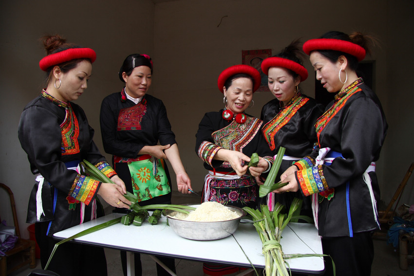 又到粽子飘香时（五朵金花） 摄影 米格上尉