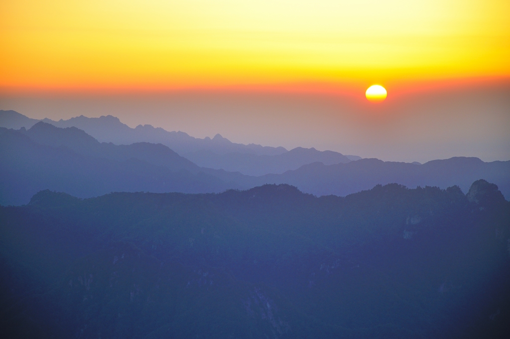 大秦岭光头山夕阳 摄影 阳光灿烂中