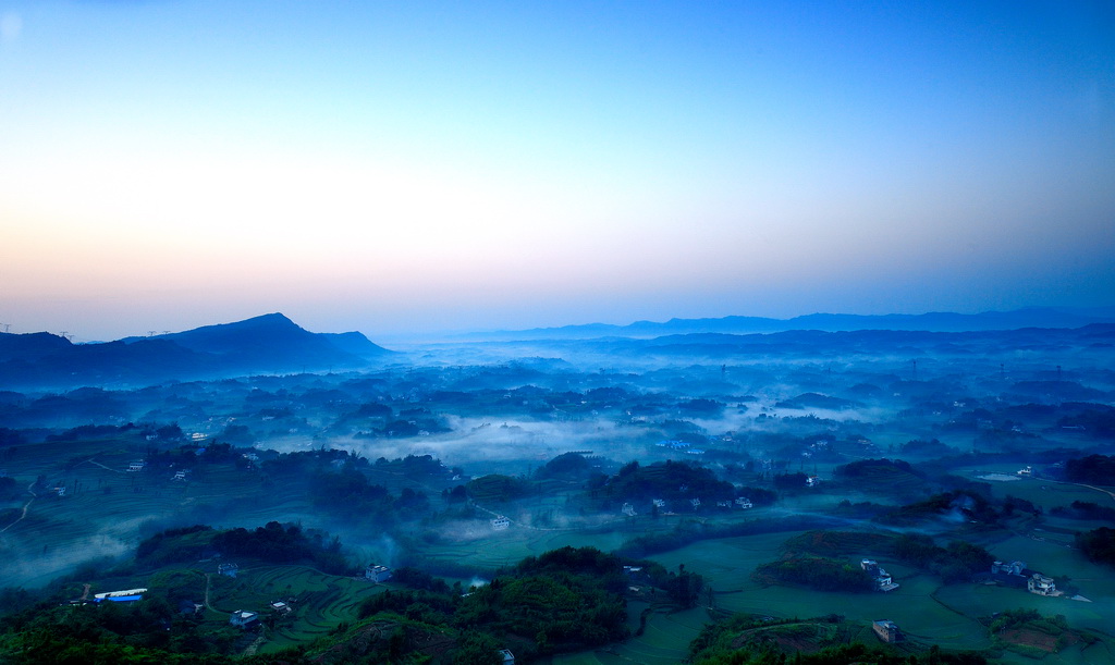 青峰晨雾 摄影 wuyang