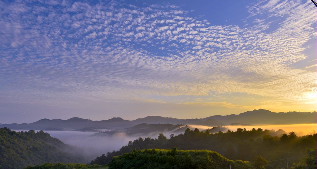 大别山朝霞 摄影 淮源山人