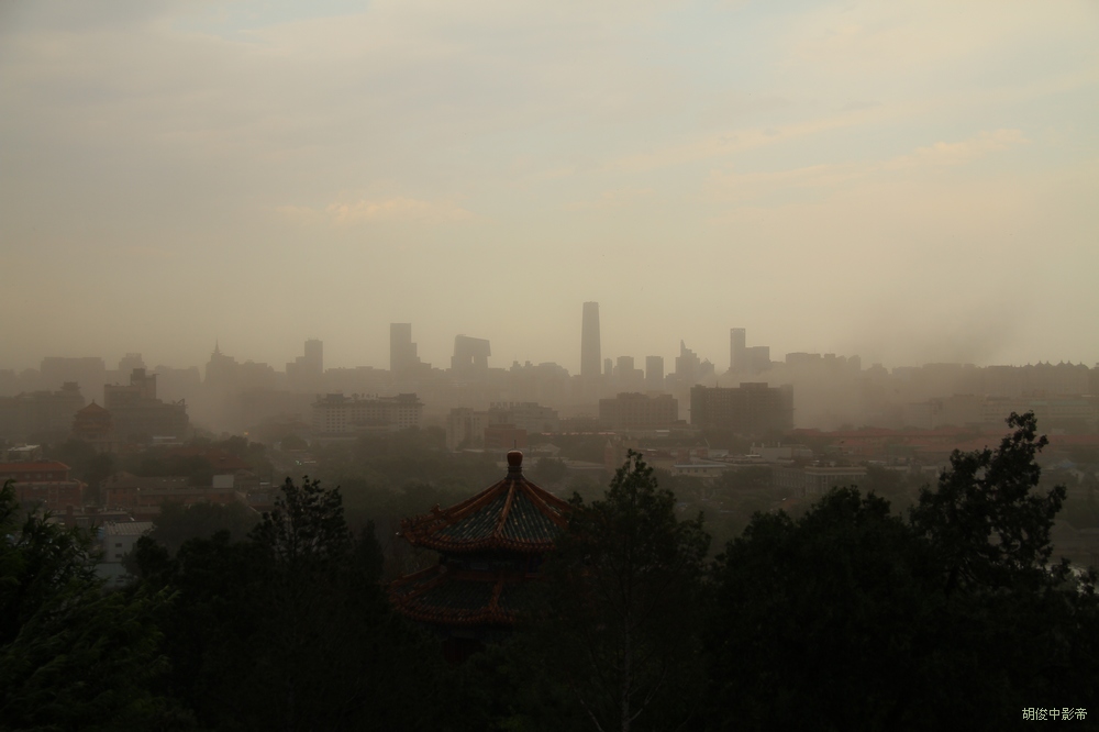 风雨 摄影 胡俊中