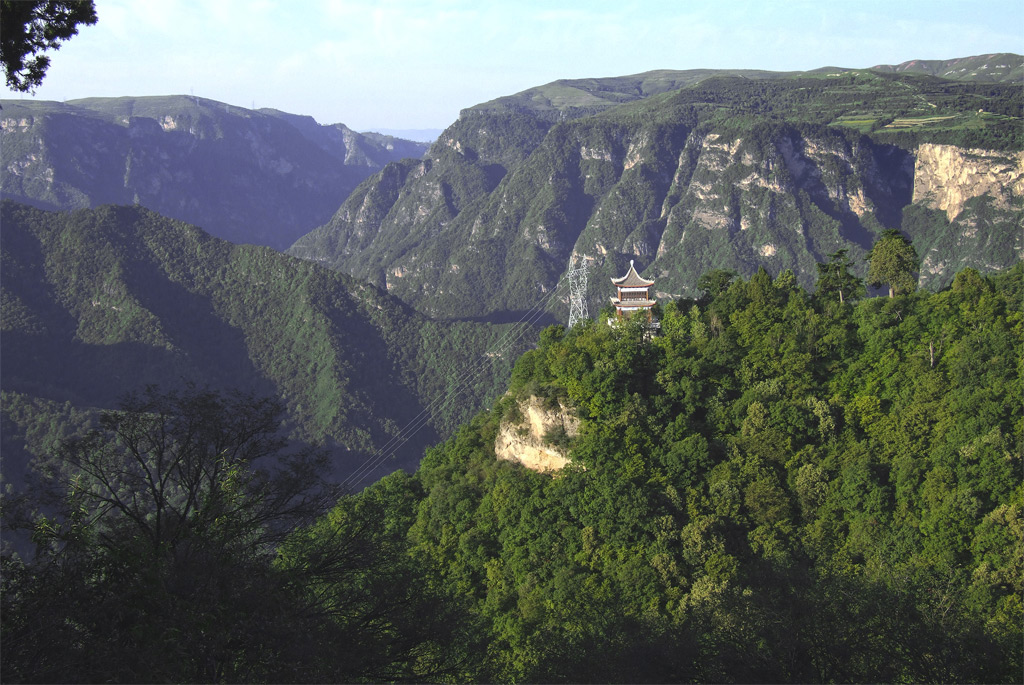 远眺崆峒山 摄影 陇原李勇