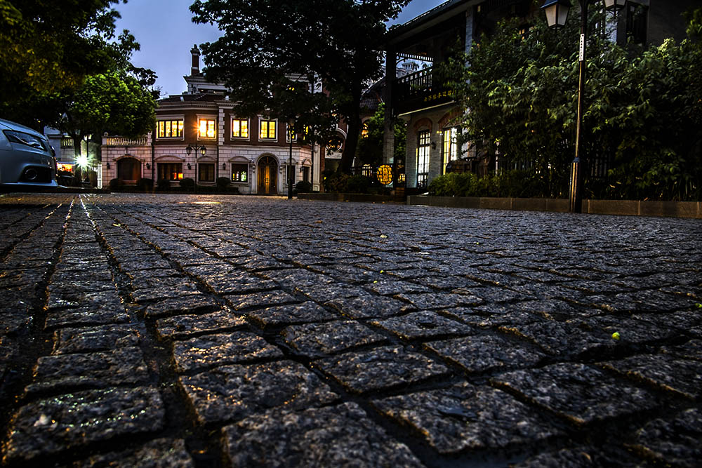 雷暴雨中的多伦路夜景1 摄影 山野唐唐