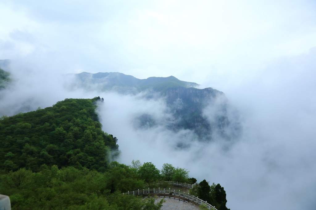 凤凰岭烟雨（2） 摄影 luweichenga