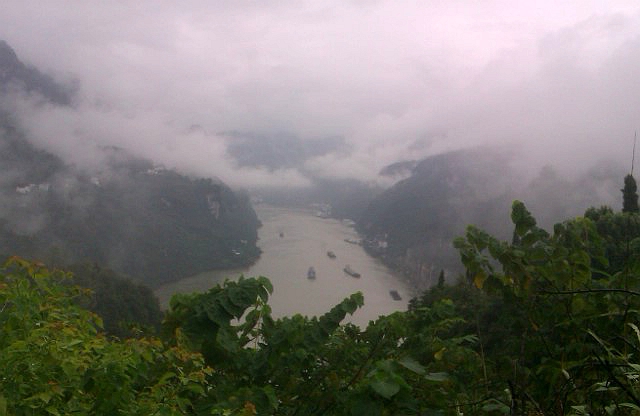 雨中西陵峡 摄影 峡江红叶