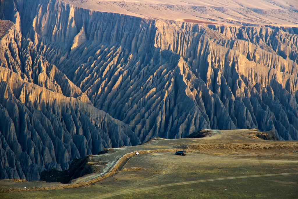 天山大峡谷 摄影 云之山峰