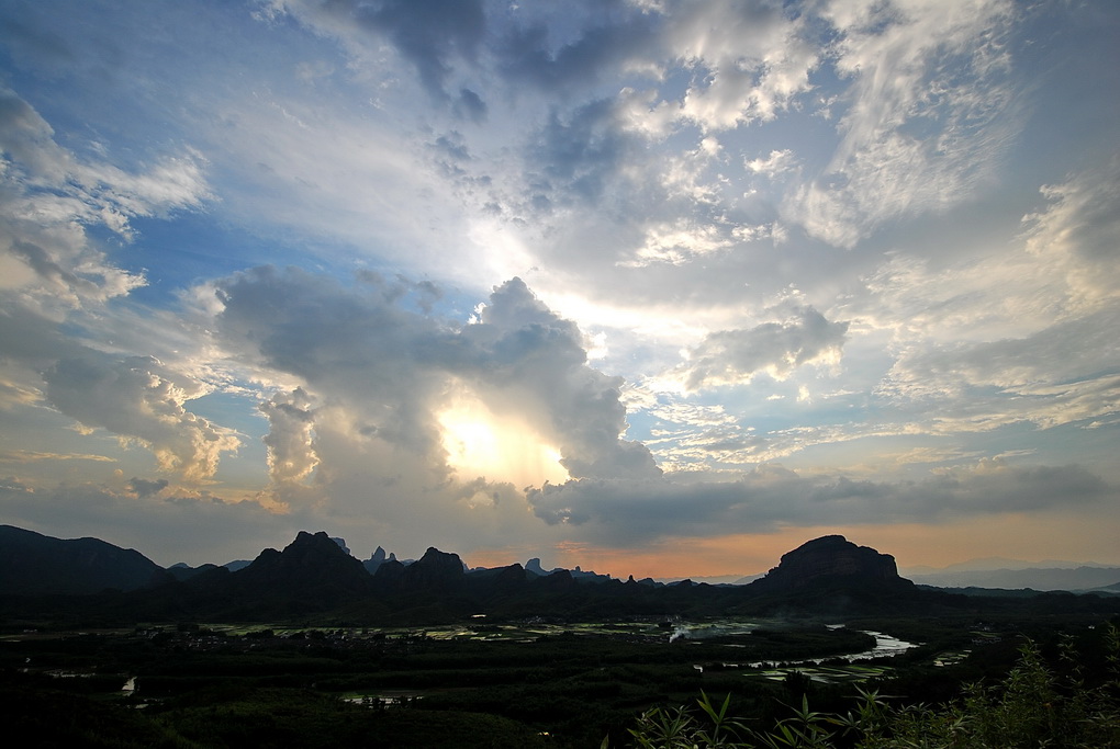 远眺丹山 摄影 禾田水