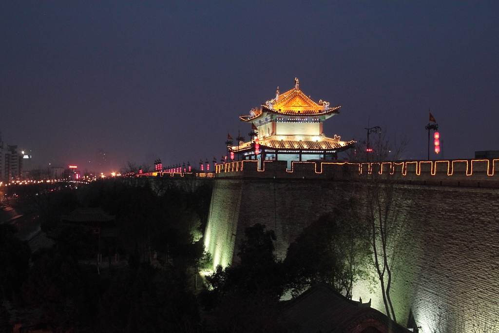 西安古城夜景。 摄影 老倔头