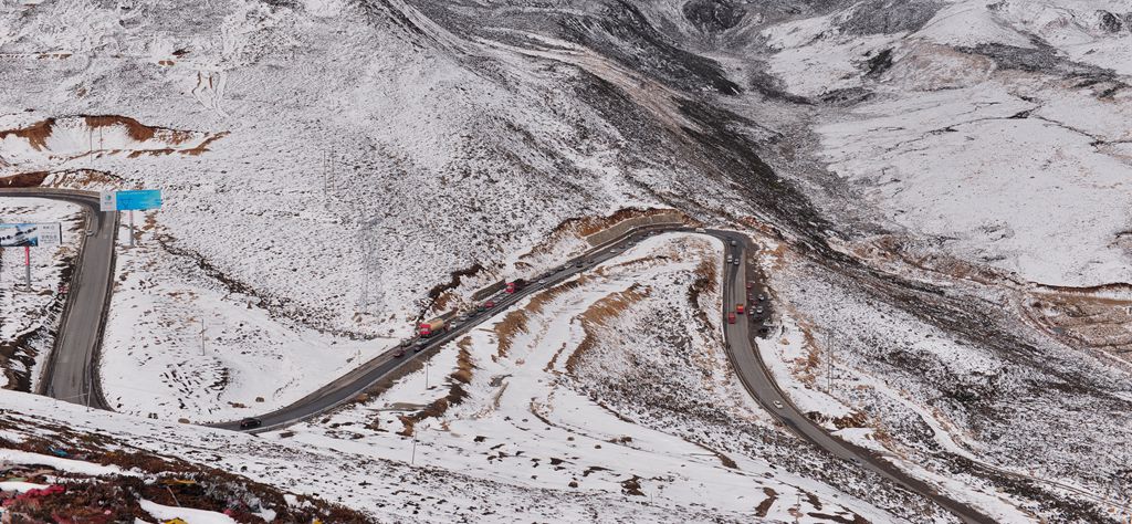 进藏风雪路 摄影 景仲平