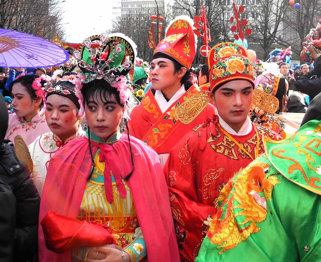 " 才子佳人 "----- 巴黎华人欢渡春节。 摄影 孙黎明