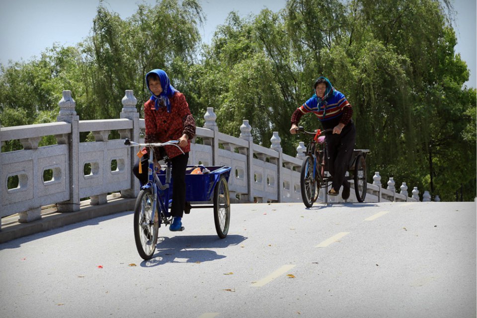 乡村纪实——骑车上集市 摄影 大巧若拙