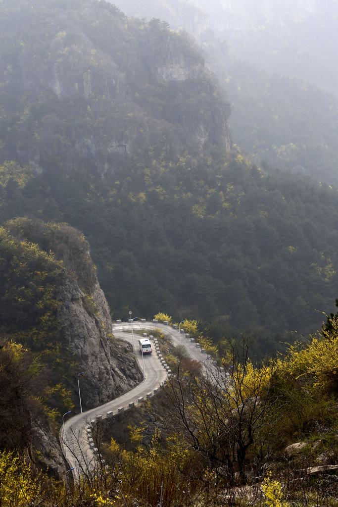 王莽嶺公路 摄影 山野骏马