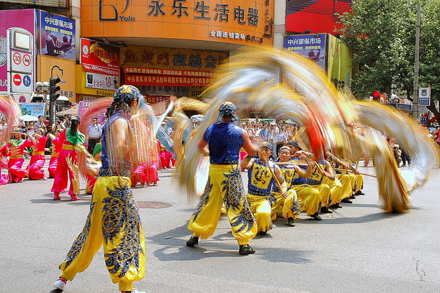 让龙“舞”起来2 摄影 曹开林