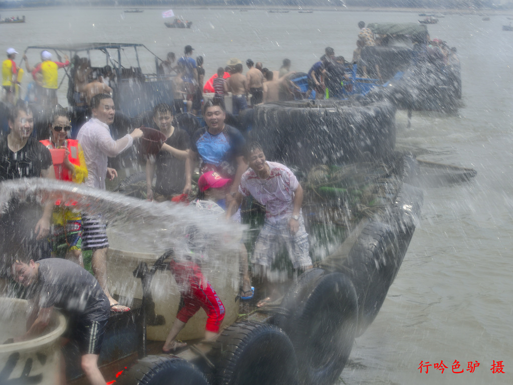 海上泼水欢（2014）02 摄影 蓝色驴