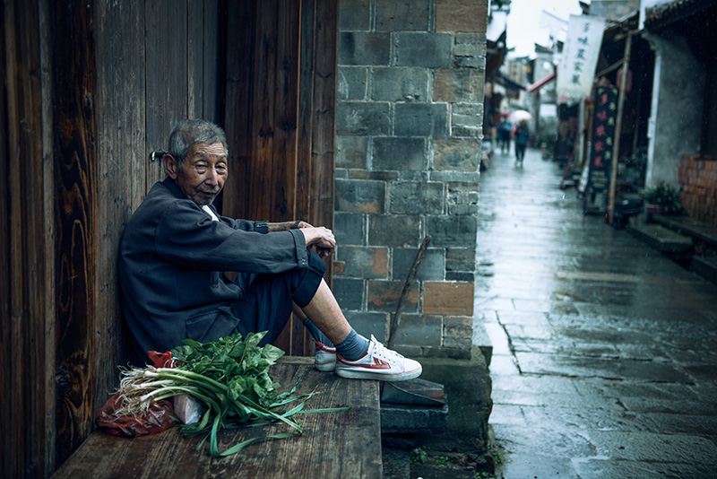 街上的老人 摄影 艺韵