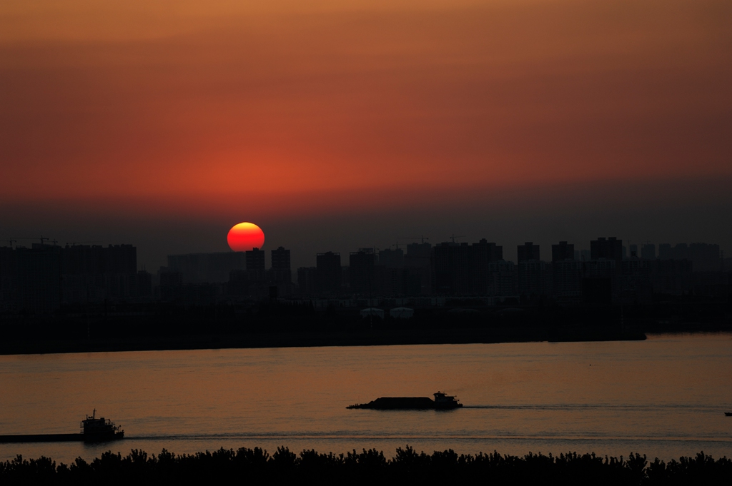 夕阳、长江、船 摄影 顽固的牛谈笑