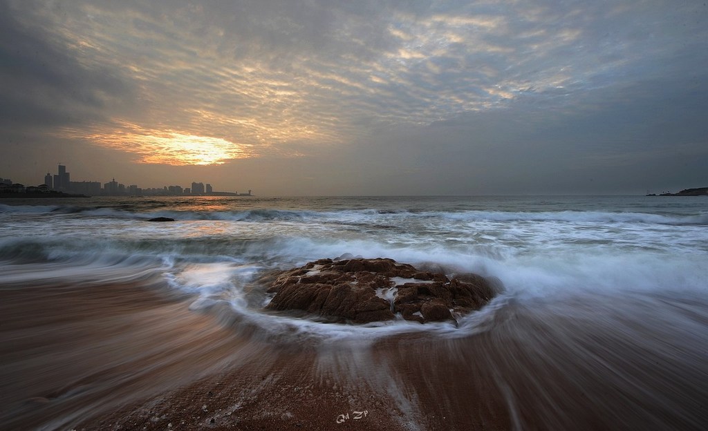 青岛清晨的海浪如纱 摄影 qdzp