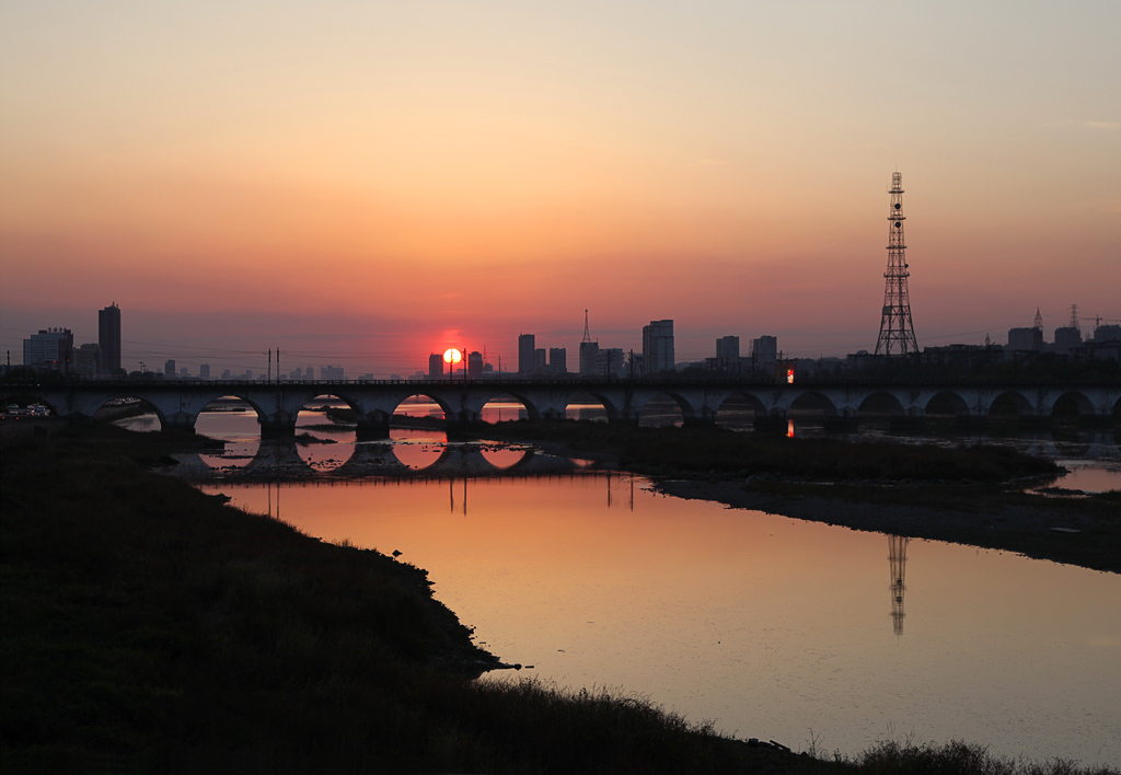 夕阳铁路桥 摄影 xqz