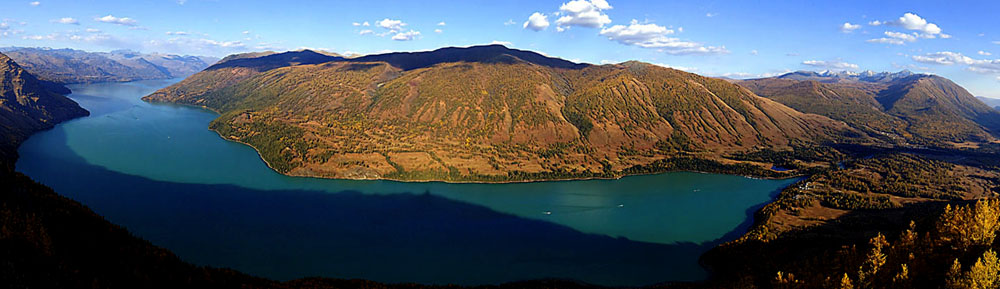 喀纳斯湖全景（手机拍摄） 摄影 阿添