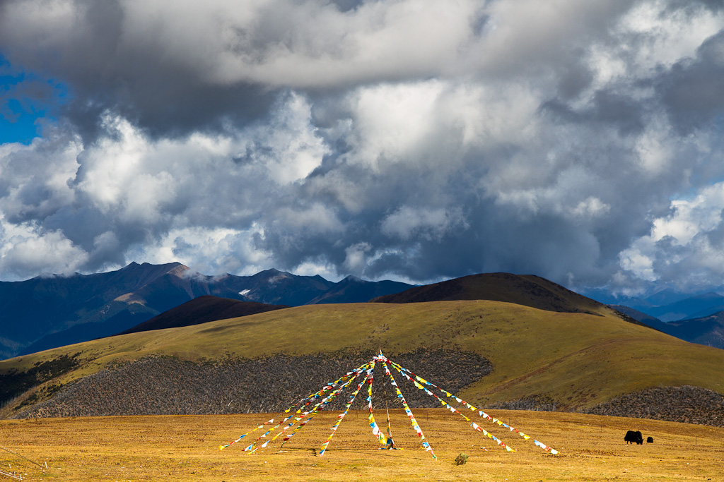 路上的风景 摄影 云之山峰