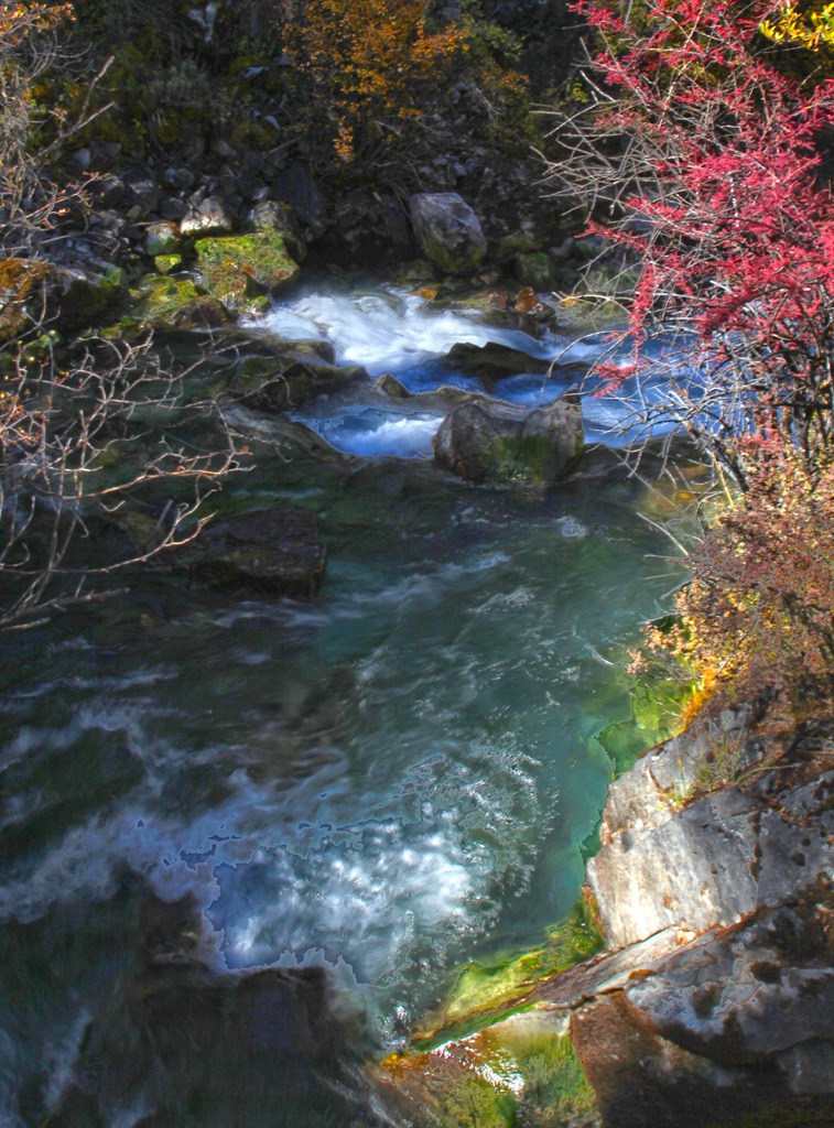 神山下的清溪 摄影 柏岩