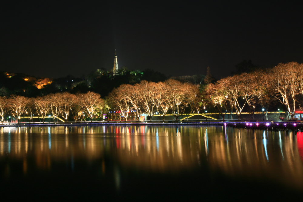 西湖保叔塔夜景 摄影 吾本布衣