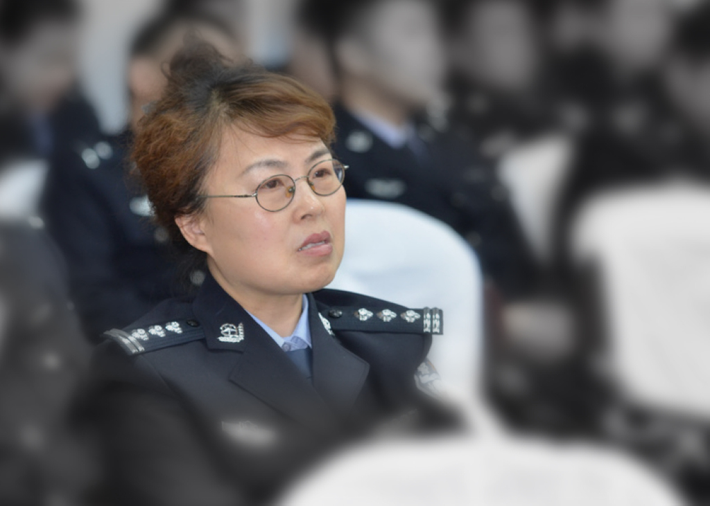 女警官 摄影 一声长鸣