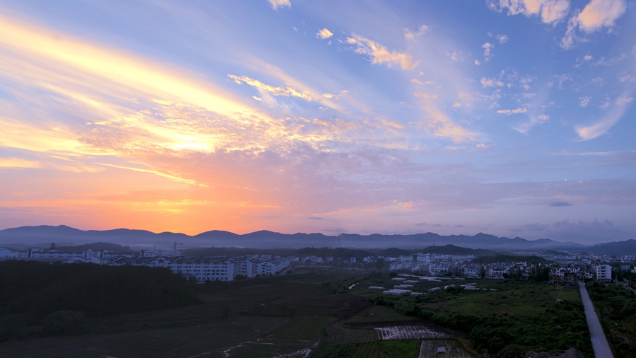 婺源的晚霞 摄影 黄大地