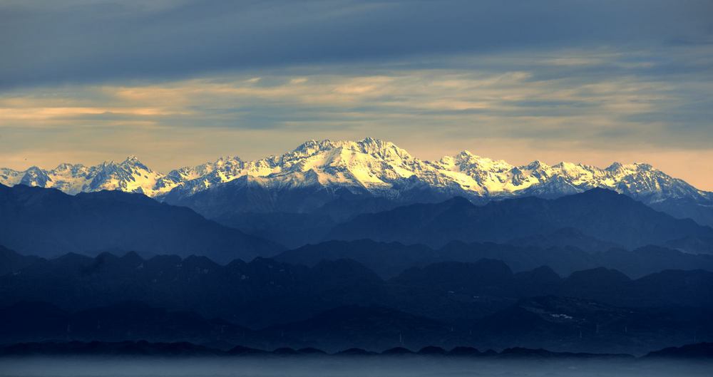 雪峰晨辉 摄影 luzhouzjy