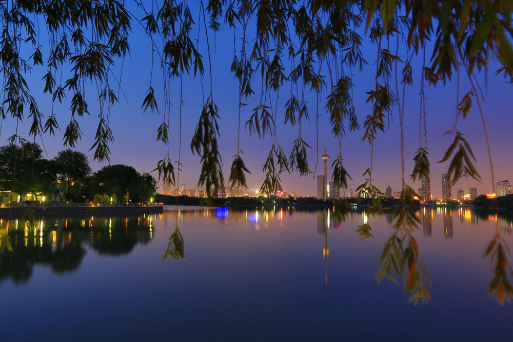 夜幕下的水上公园 摄影 七月虎