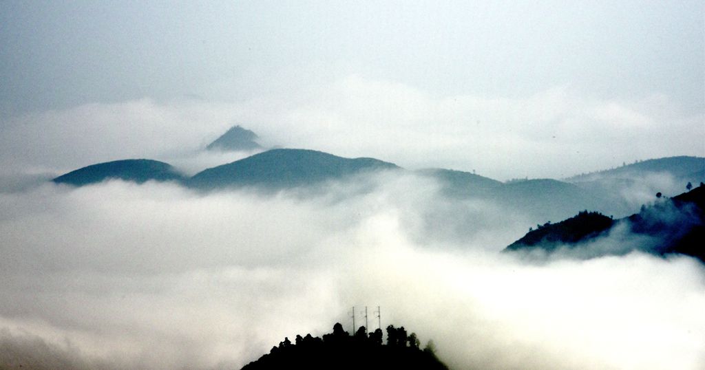 雾漫山峦 摄影 一指江山