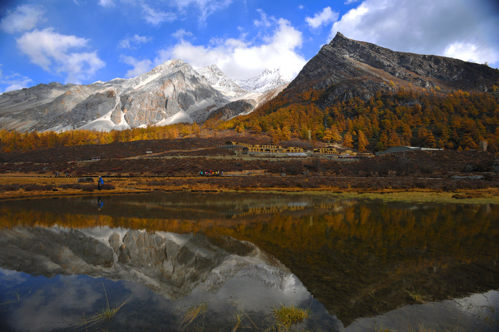 亚丁秋色 摄影 梁山田地