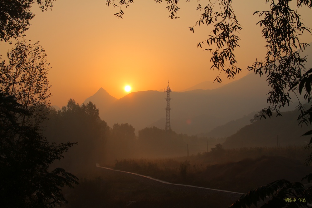 雾灵山早晨 摄影 胡俊中