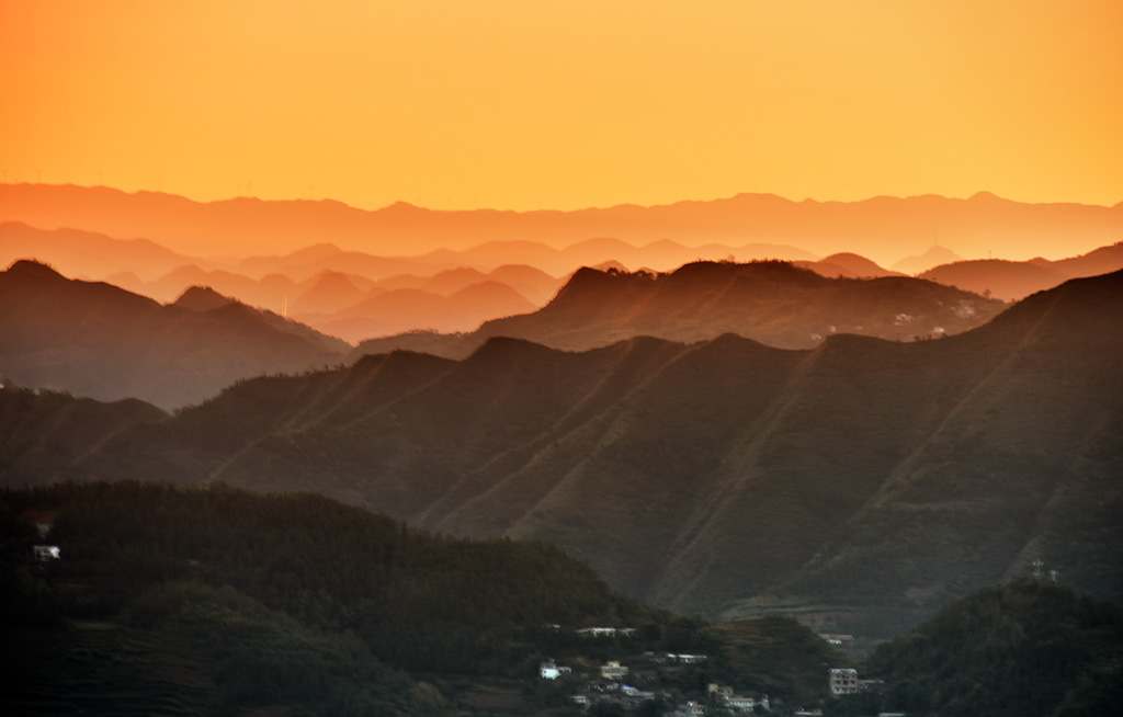 夕光印山岳 摄影 一指江山