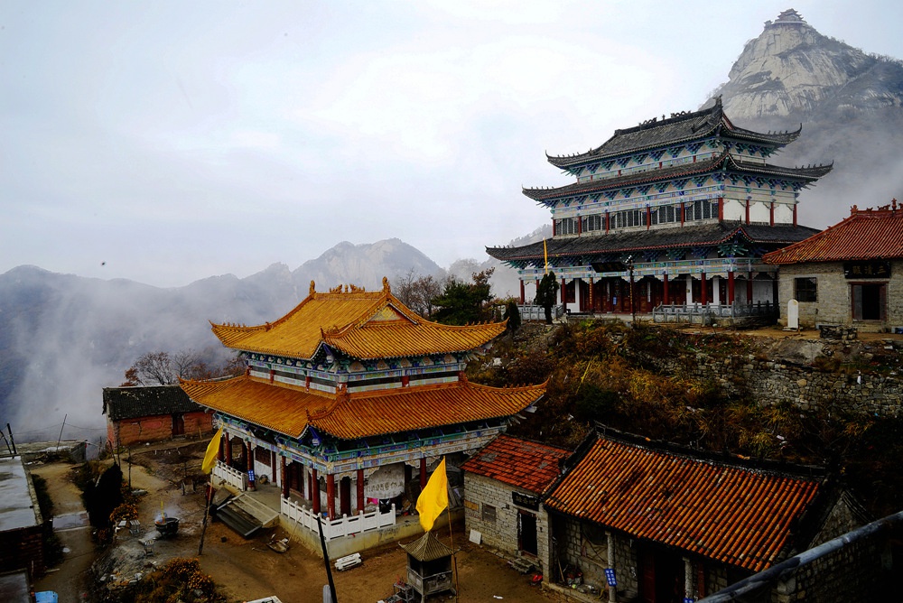 雨雾五朵山 摄影 金秋乐淘淘