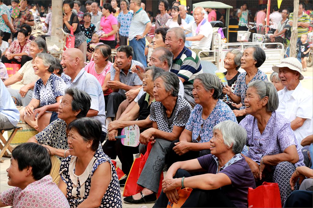 庙会上老人的乐趣 摄影 房摞房