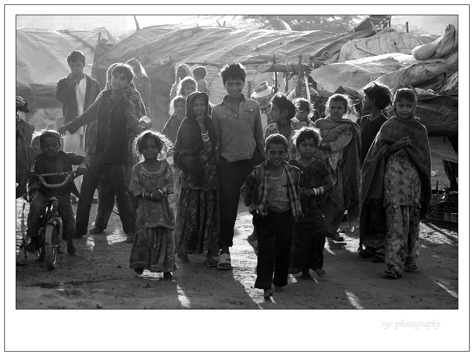 “大蓬车”部落的孩子（印度行076） 摄影 尹成