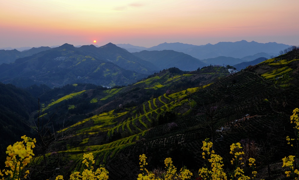 日出时分 摄影 近山远水