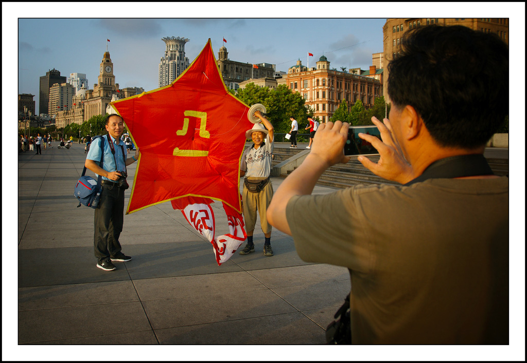 老兵的“八一”情结。 摄影 zhanghq1958