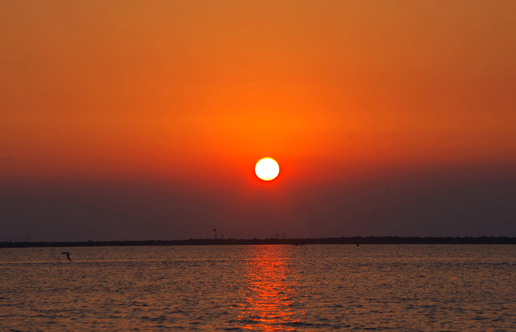 海上看夕阳 摄影 青山绿水2