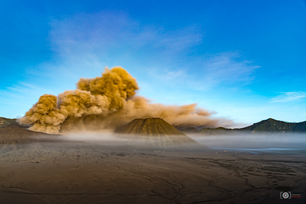 Eruption II Mt Bromo East Java 摄影 chookia