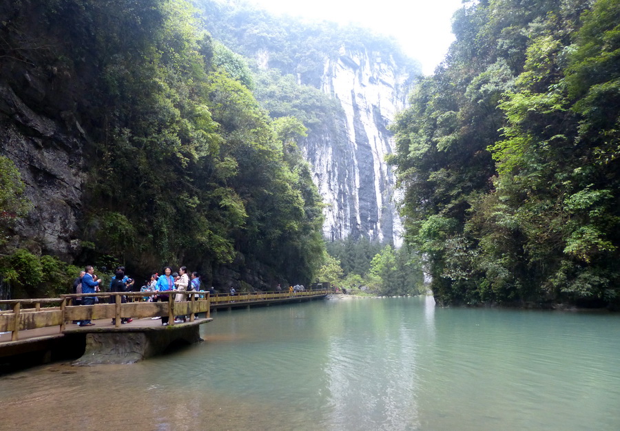 天坑湖水 摄影 tielong