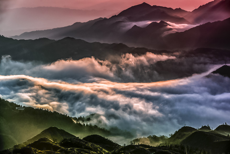 雾漫山峦 摄影 一指江山