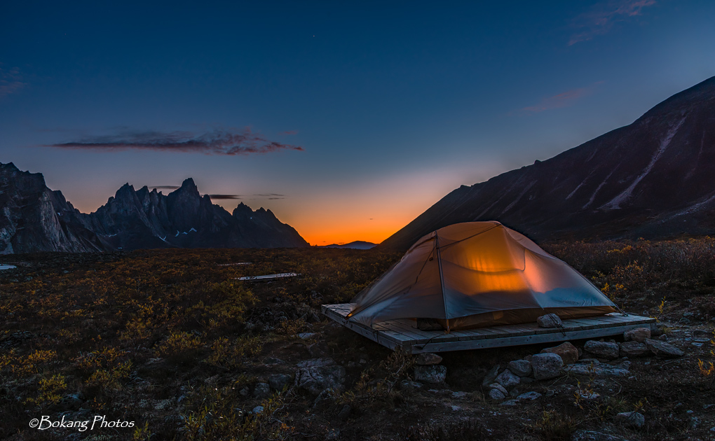 黄昏墓碑山 摄影 Bokang