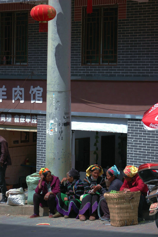 赶场日 摄影 江边鱼翁n