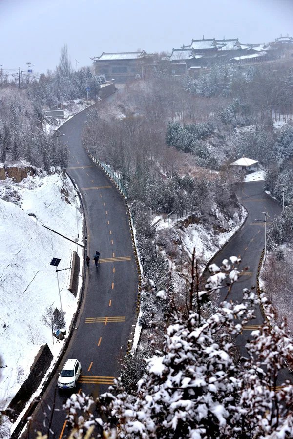 雪中国学馆 摄影 大风雪