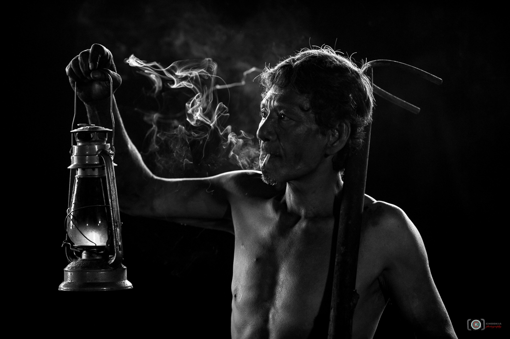 Charcoal Worker II Sepatang 摄影 chookia